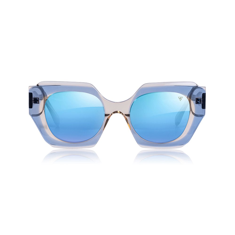 Eclipse Blue Zebra Outdoor Woman 